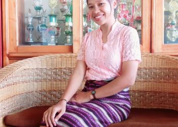 Puisi-puisi Astryanthi Korebyma: – Damai dari Kota Seribu Kapela – Mei, Maria dan Epifani – Senja di Taman Kota 1 –