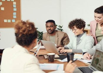 Evaluasi dan Refleksi Tahunan, Pilar Penting Operasional Sekolah