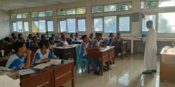 Kegiatan Katekese Bulan Kitab Suci Nasional 2024 di SMAN 2 Maumere: Mengenal Nabi Nahum dan Habakuk, Allah Sumber Keadilan