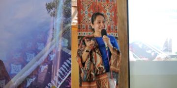 Penenun Sumba Timur Produksi Wastra Otentik dan Ecofriendly bersama Bakti BCA dan WARLAMI