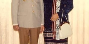 “In Memoriam” Mama Veronika Wilhelmina Njo – Tifaona:  Ibu “Super Woman” di Balik Dua Bintang