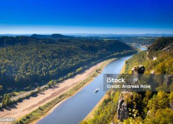 Sosialisme dari Tepi Sungai Elbe