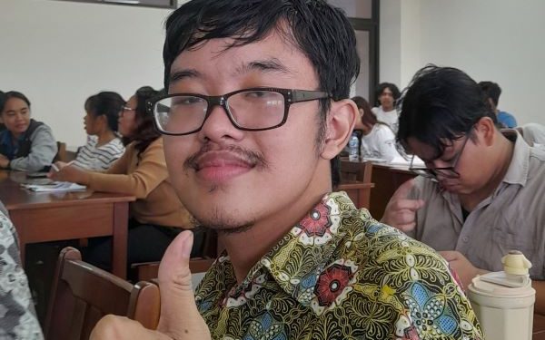 Menyuarakan yang Dibungkam: Telaah Sejarah dalam novel “Laut Bercerita”