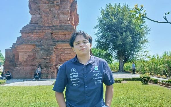 Pahlawan atau Korban Sejarah?  Konstruksi Tokoh Minke sebagai Agen Sejarah dalam Perspektif Metahistory dan Naratologi