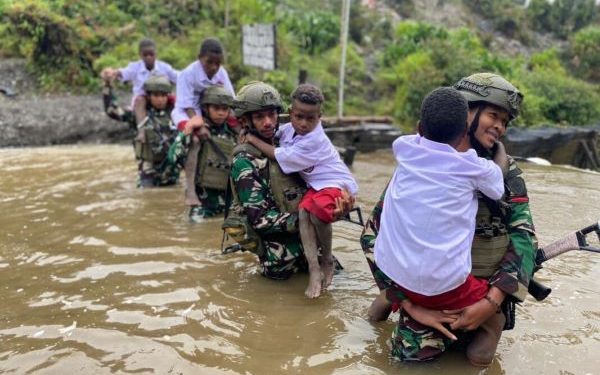 Jangan Tarik Institusi TNI ke Ranah Politik Hukum demi Menjaga Marwah Kemanunggalannya dengan Rakyat